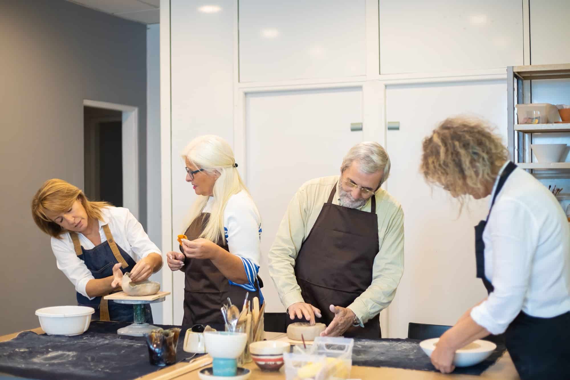 Un atelier créatif sur réservation autour de la grande table